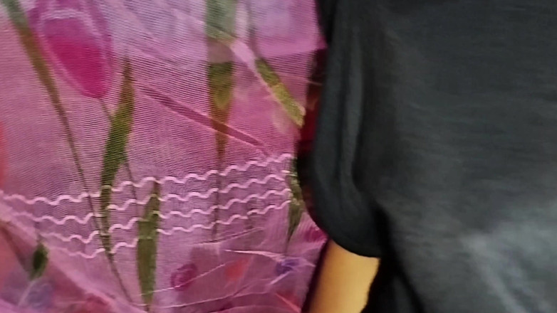 Deshi women: 美丽的印度阿姨狗式性爱