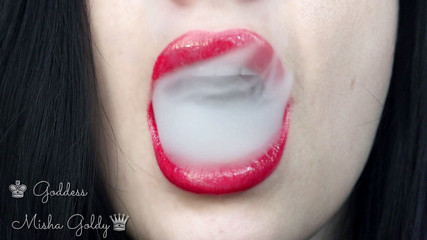 Goddess Misha Goldy: Kom klaar op mijn grote rode verleiding en grote hookah-rook