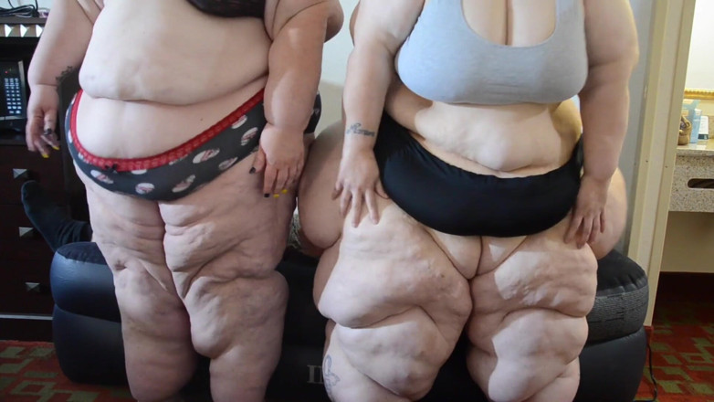 Full Weight Productions: Bobbi Jo &amp;savannah fallen auf der Matratze herum
