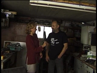 Lucky Cooch: Blondine interviewt een hoefsmid