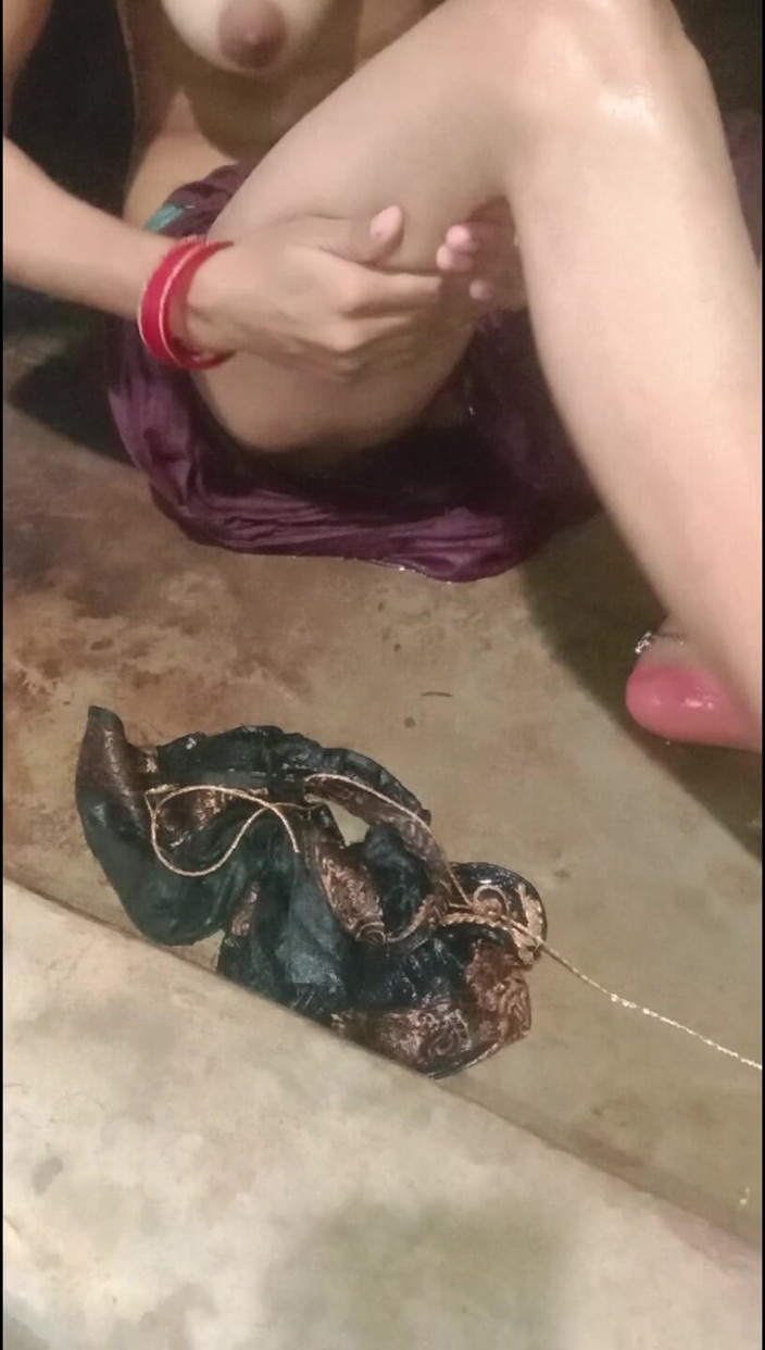 Pushpabhabhi51: India bihari esposa se baña y el baño en el...