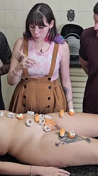 Cara terbaik untuk makan sushi