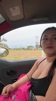 La ragazza latina fa sesso bollente con un tassista, invece di pagare il servizio lo porto a casa mia per farmi una scopata forte