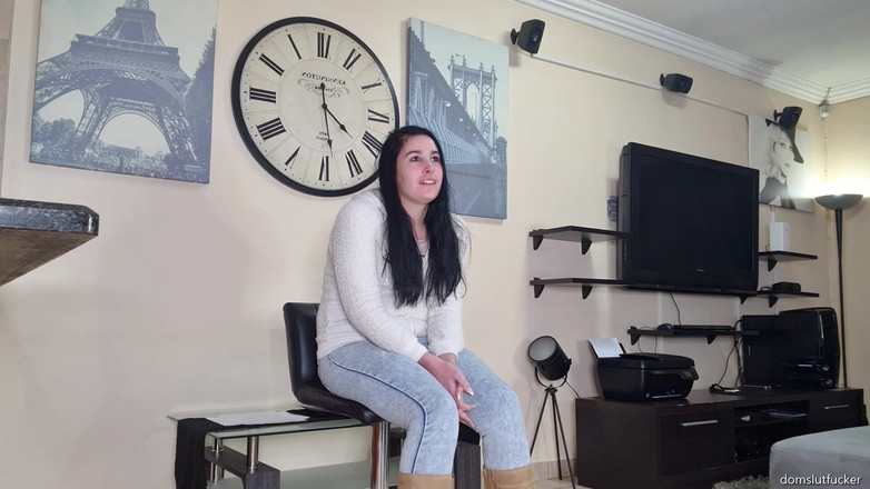 domslutfucker: Casting meisje wordt geïnterviewd voor pisscène, mondpis pijpbeurt