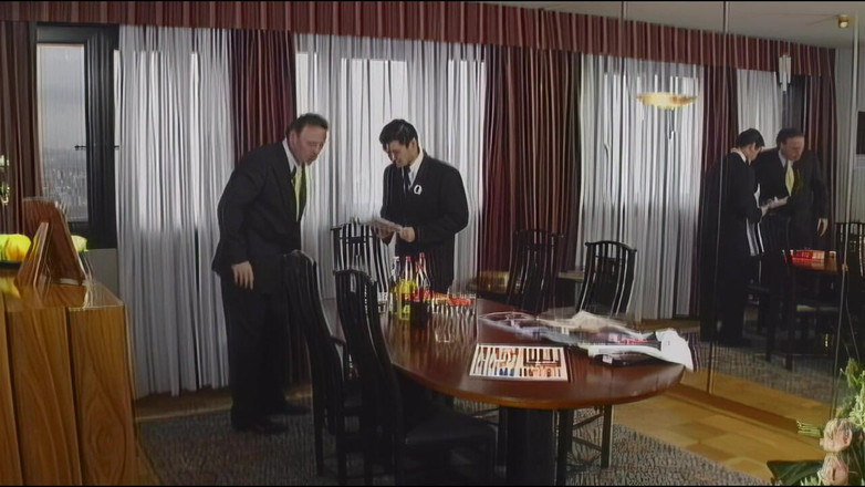 MMV BEST MOVIES AND CLIPS: Sıcak sarışın, müşteri hizmetleriyle yoğun bir şekilde ilgileniyor