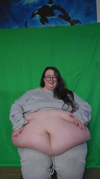 La gorda diosa se prueba la ropa