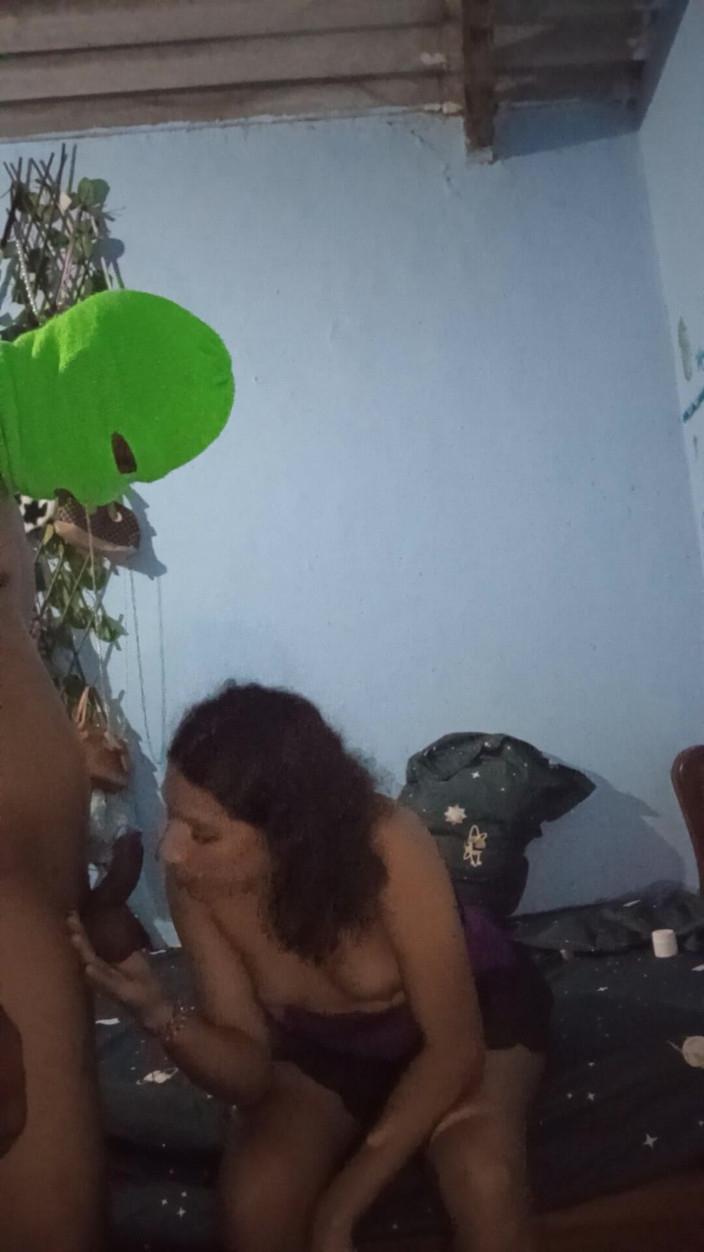 Femboy from Colombia: Bohaté setkání s tím nevlastním bratrem