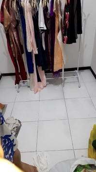 Lemari pakaian satin, surga satin