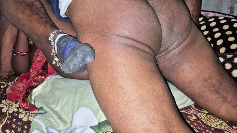 ExcitedWomen: Sora vitregă indiană desi face sex în dormitor la miezul nopții