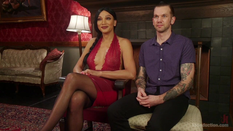 TS Seduction by Kink: Ev özel: Yasmin Lee Will'e sert bir sürpriz yapıyor