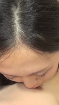 Japonská milf kundička naplněná mrdkou