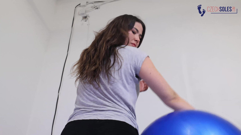 Czech Soles - foot fetish content: Barfuß-fitnesstudio-mädchen verrückte session