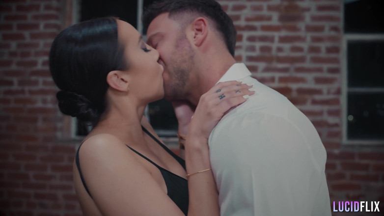Lucid Flix: Lucidflix Entendre cu Melissa Stratton