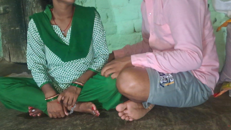 Trilokinath: Hintli üniversiteli kız arkadaş üniformalı hızlı seks yapıyor