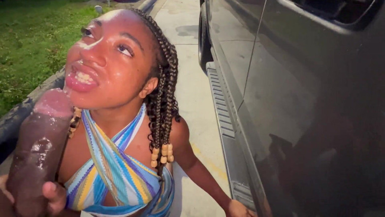 Fijii pornbox: Une fille mariée me suce la bite sur le parking...