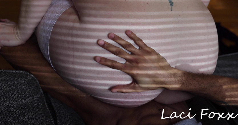 Laci Foxx: Jugando Con @mrlong4real