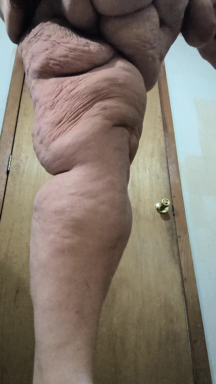 HerculesnVENUS: Je to stříkání ve vaně, když šuká svou krabičku, kape jí...