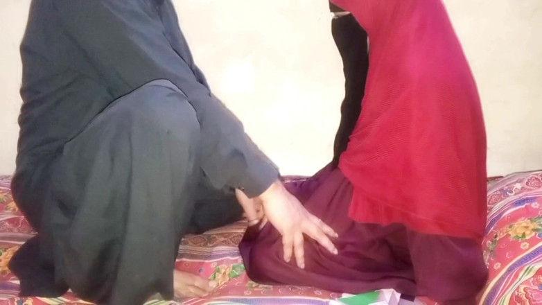 Small Baby: Muslimisches hijab-mädchen sex mit Nachhilfe lehrer im Zimmer