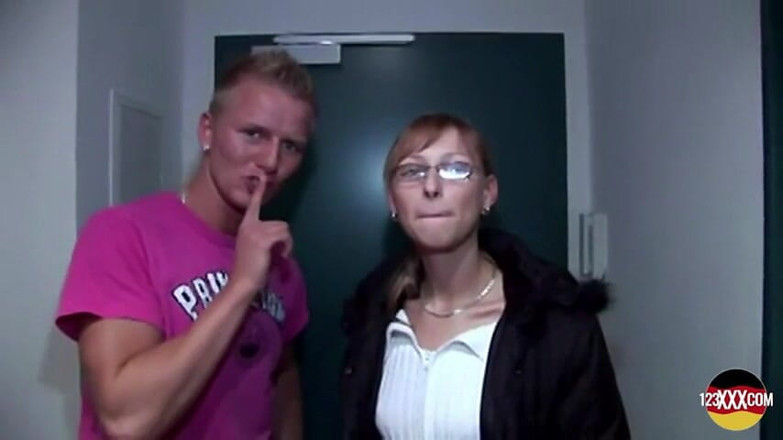 123XXX - 100% Amateurs: Lei lo adora quando le sborre in bocca