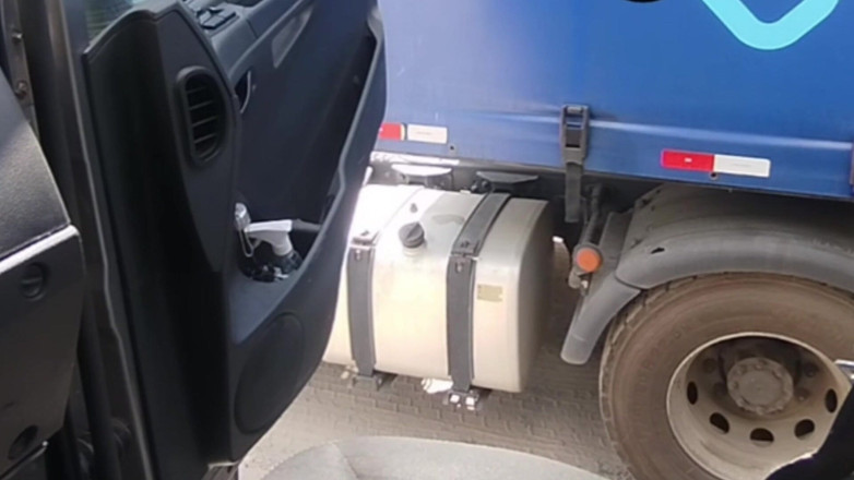 TheBlacKHunterr: 트럭에 짐을 싣기 전에