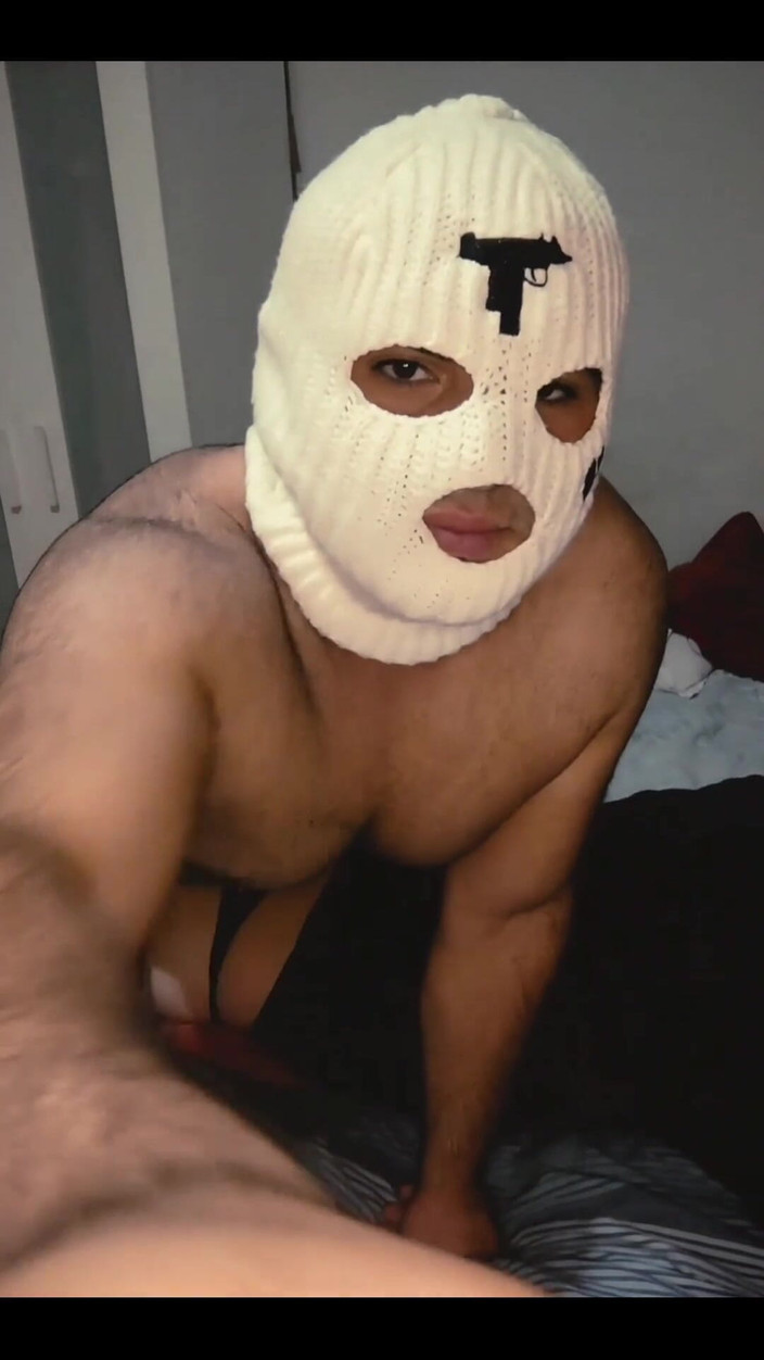 machinegunn0: Aku ngentot memek cewek sange ini