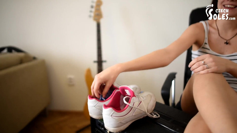 Czech Soles - foot fetish content: ยั่วด้วยเท้าเซ็กซี่กับ Sofia