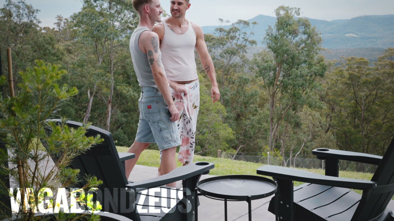 VagabondZeus - Erotic Filmmaker: Dwóch Australijczyków Twunk jebanie na zewnątrz