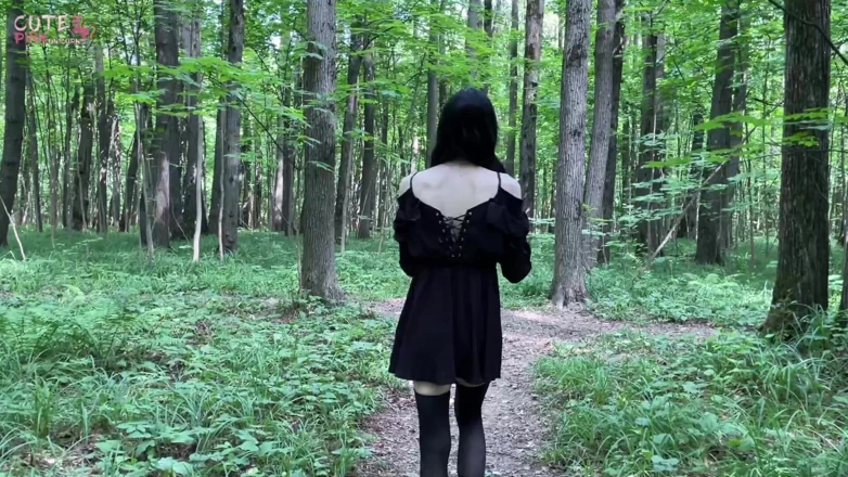 Nikki Unicorn: Transgirl Outdoor Masturbation with Cumshot