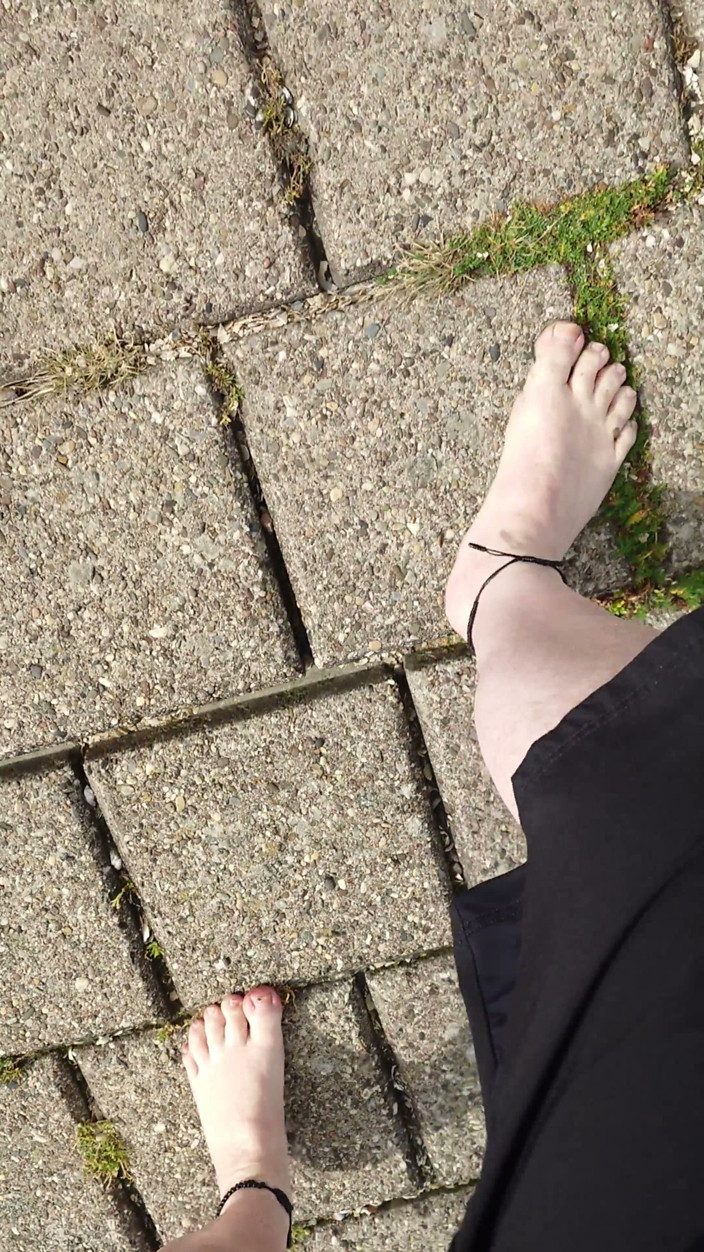 Footfetish: Barefoot in the September North Sea in Wangerland