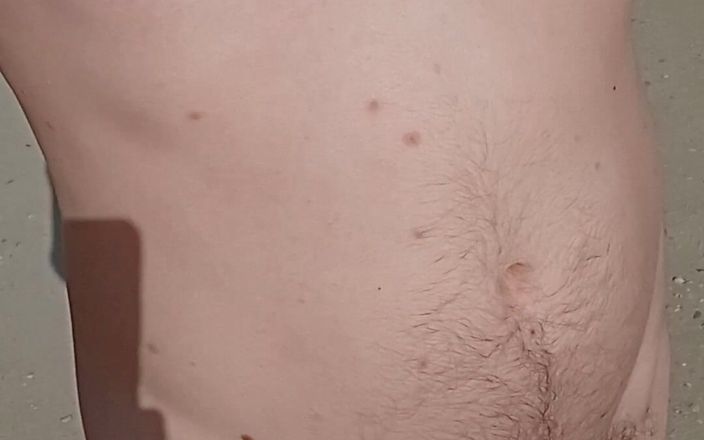Deepthroat260: Ексгібіціоніст голий хлопець ходить з членом
