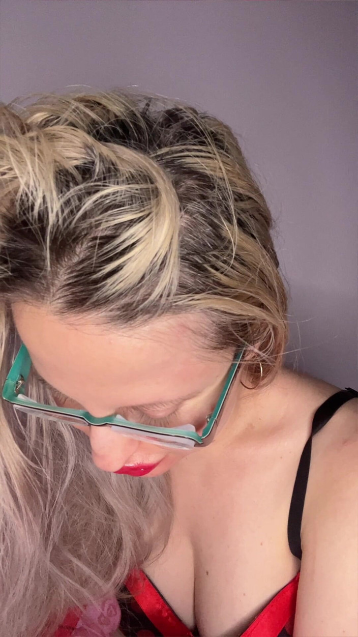 FinDom Goaldigger: Cerita mengapa aku tidak memakai eyeglasses.MP4 besar tebal baruku
