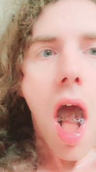Shemale Piss in Own Mouth
