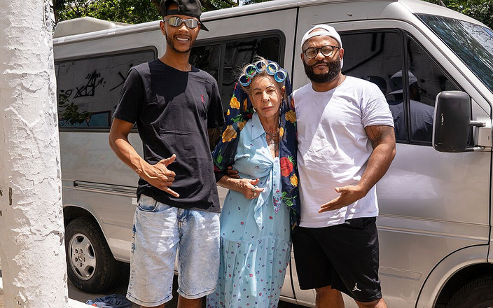 MaturePickup: Tattooed 81 Year Old Granny DP in Driving Van