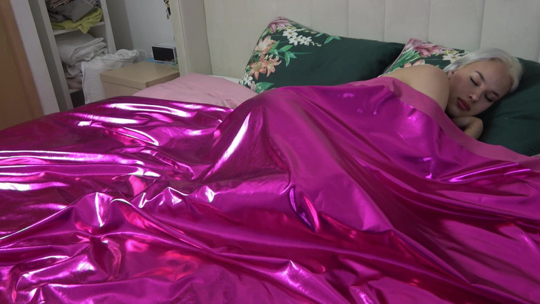 Latina Fetish: Ліллі в кошмарі спандексу (fullhd)