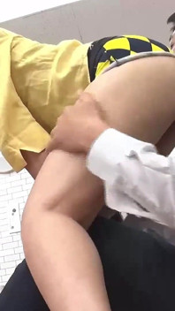 Jak prezidentka Yuka Hirose používá svůj extrémně erotický zadek k vzdělávání svých zaměstnanců -4