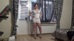 Sexy Milf: Nejrajcovnější můj outfit N2 Modeling malých bílých šatů pro tebe