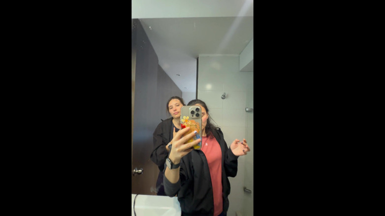 scarlettandc: No saben qué delicioso es inhalar el olor del culo...