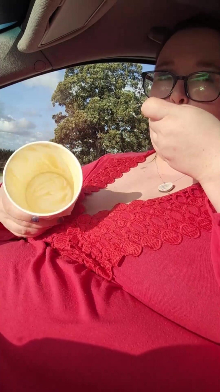 SSBBWLadyBrads: Lebih banyak lagi Icecream menyumbat awek montel super saiz