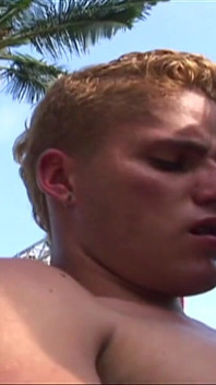Latinamerikanska twink par med het pool knull