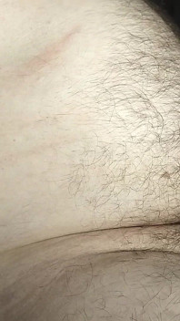 Unbeschnittene mollige, schwul masturbiert und abspritzen