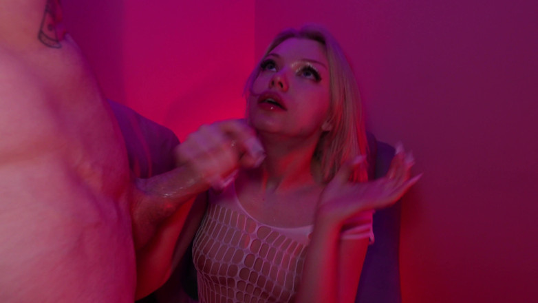 Sam Garro: Striptease com roupas de malha com sexo apaixonado como presente