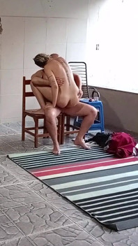 Evli Komşumu Arka Bahçede Benimle Seks Yapmaya İkna Ettim.