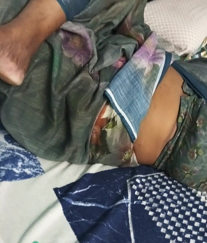 Pig pussy: Nattukattai Tamil zia sul letto