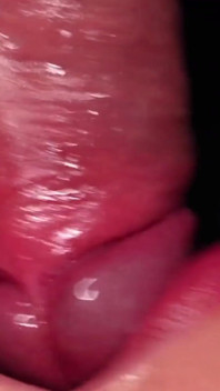 Nejlepší kouření na dojení kondomu! Rozbila kondom a dostala celé sperma do úst! Asmr sání
