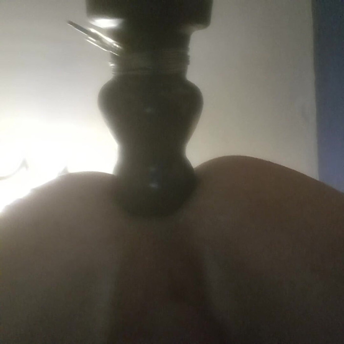 KIARA: Un gros gode dans le cul