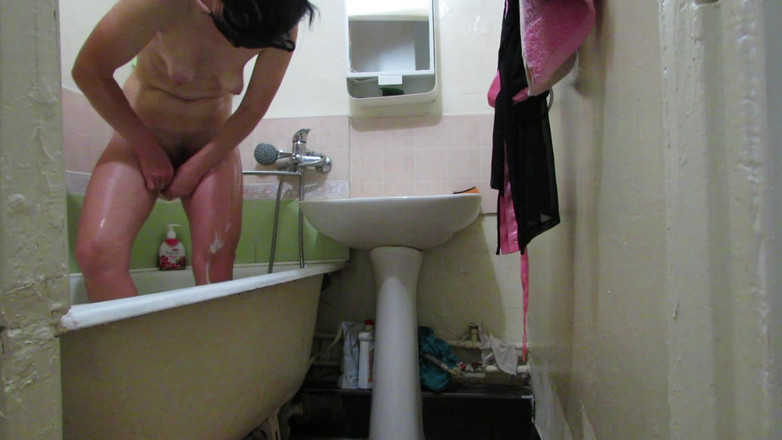 SexyAnka: Wanita cantik di bilik air. dengan Perbualan di Rusia