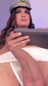 Bellissima Trans Colombiana Si Masturba Il Suo Cazzo Grasso E Bianco Finché Non Gocciola Pre-eiaculatorio Senza Sosta