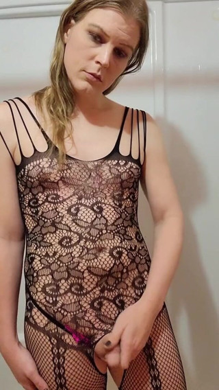 Josie Blade: Kencing dan melancap dalam sut badan jala