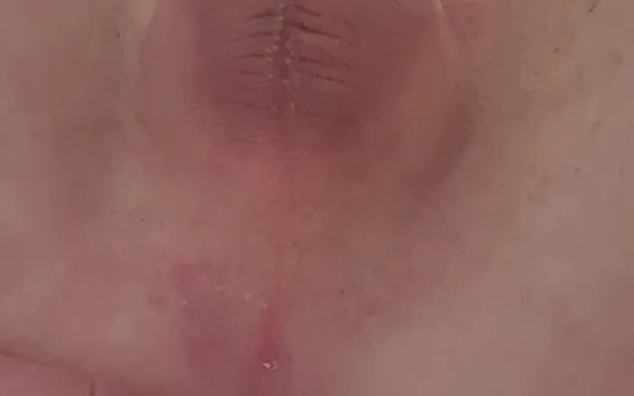Joey-voeten: Playing with Butt Plug