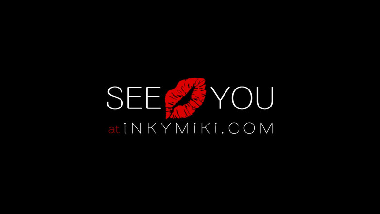 Inky Miki: Fitness nudo, hula-hoop rotante totalmente nudo